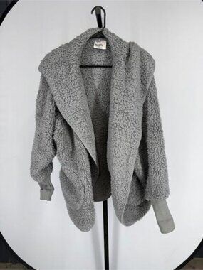 Nordic Beach Wrap in Grey Kitten